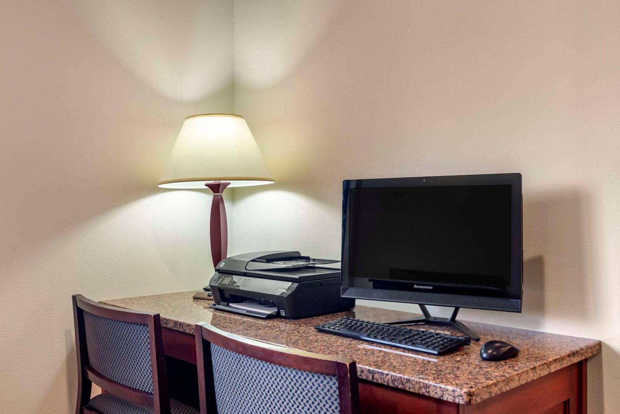 Comfort Inn & Suites Dahlonega University Area Экстерьер фото