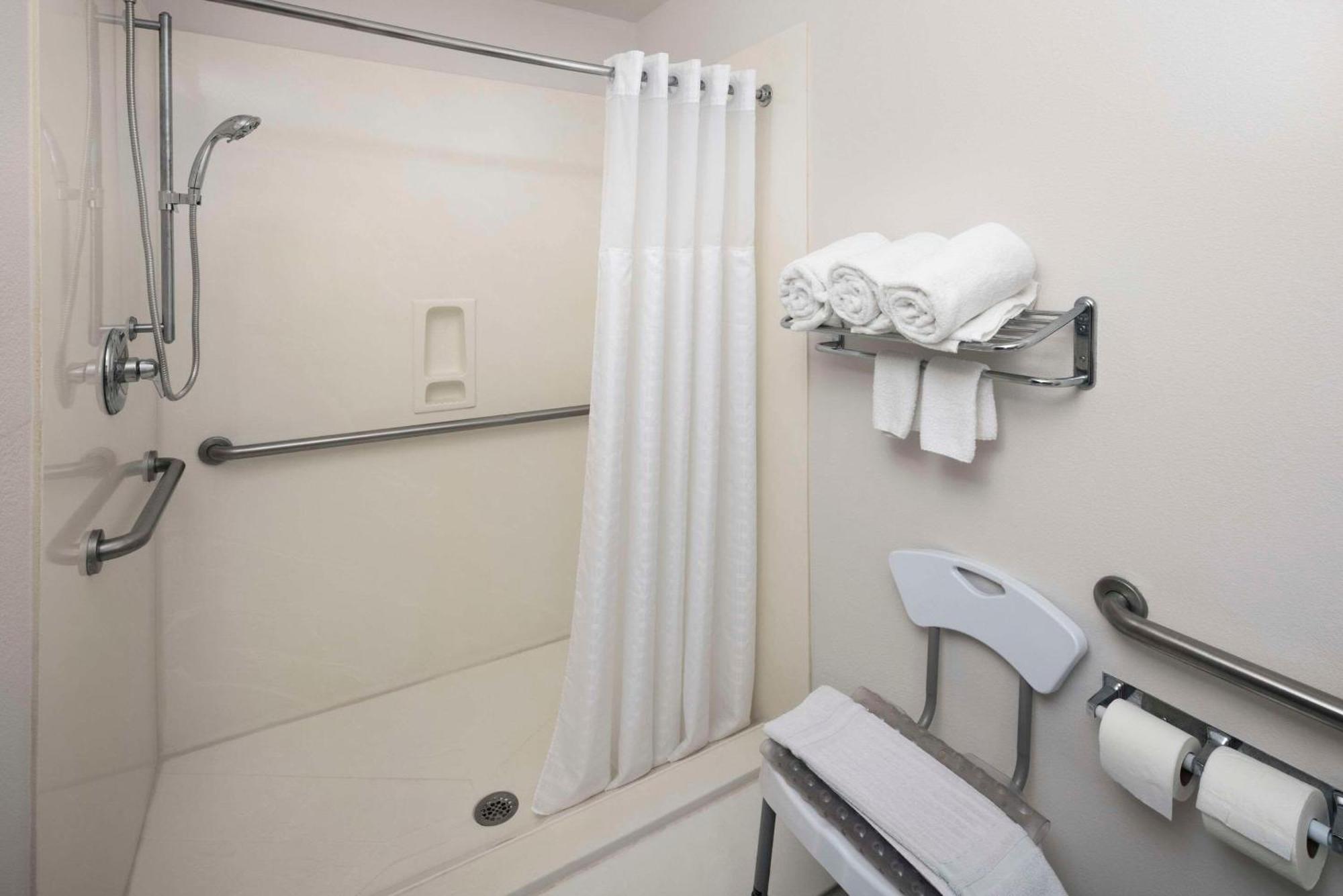 Comfort Inn & Suites Dahlonega University Area Экстерьер фото