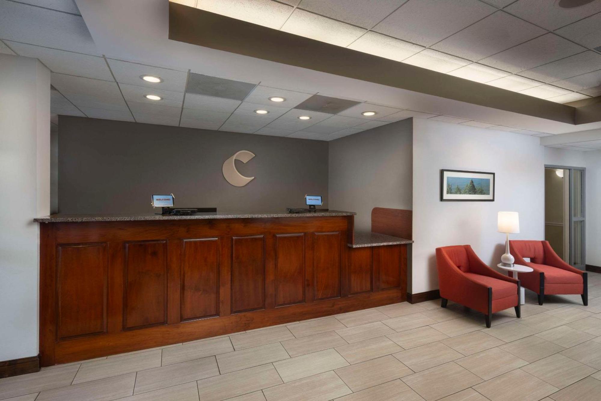 Comfort Inn & Suites Dahlonega University Area Экстерьер фото