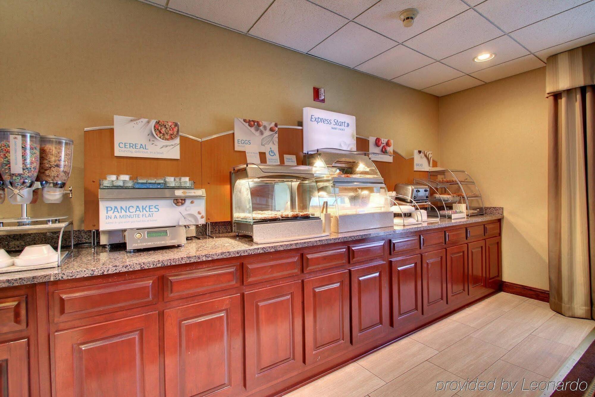 Comfort Inn & Suites Dahlonega University Area Экстерьер фото